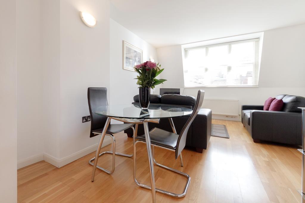 Roomspace Serviced Apartments - Groveland Court ลอนดอน ห้อง รูปภาพ